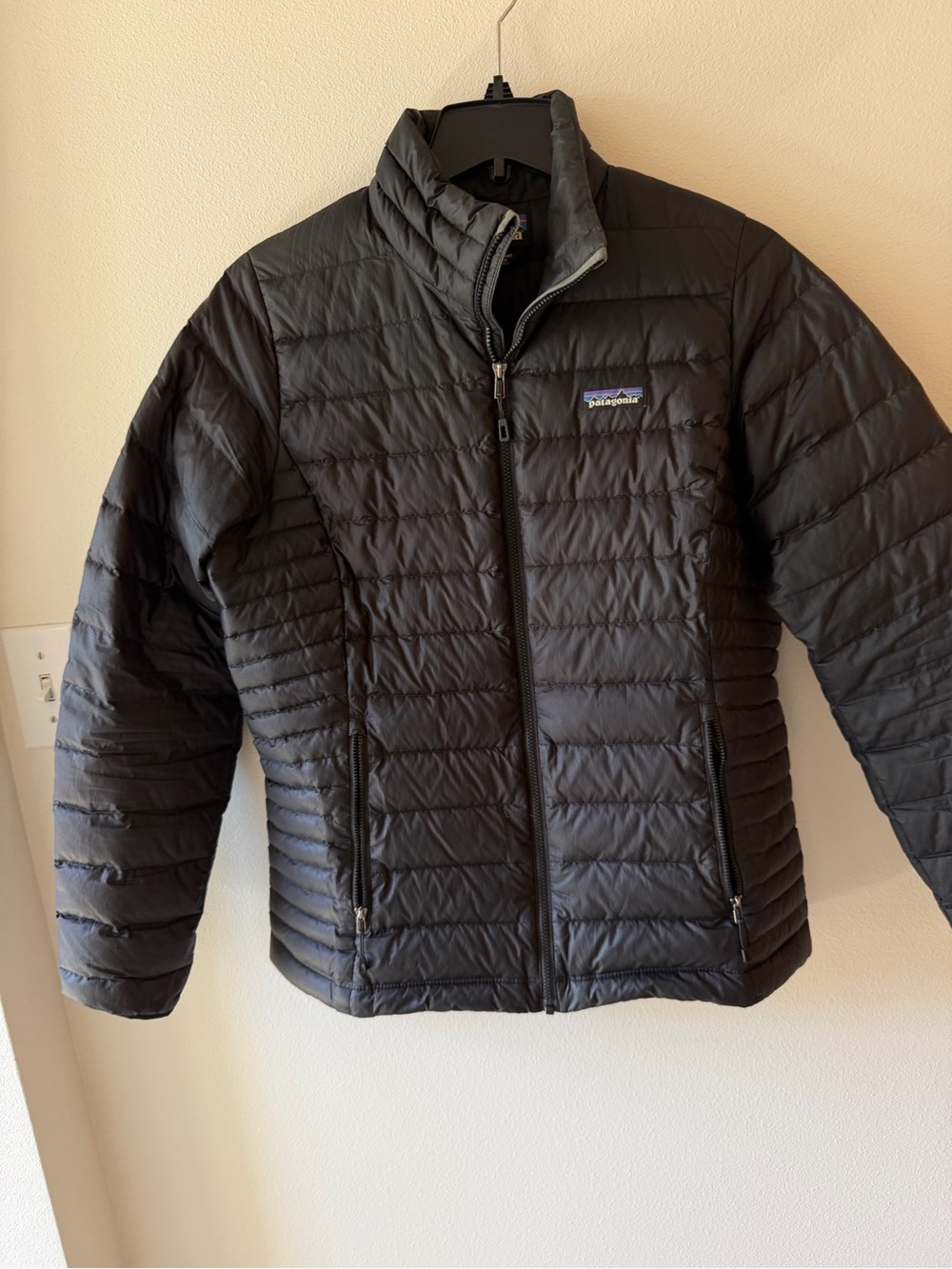 Patagonia Women's Black Lightweight Down Jacket, Size M - Picture 2 of 5